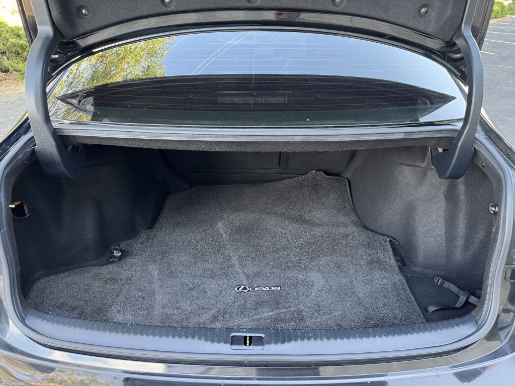 2015 Lexus IS 350 Image 31