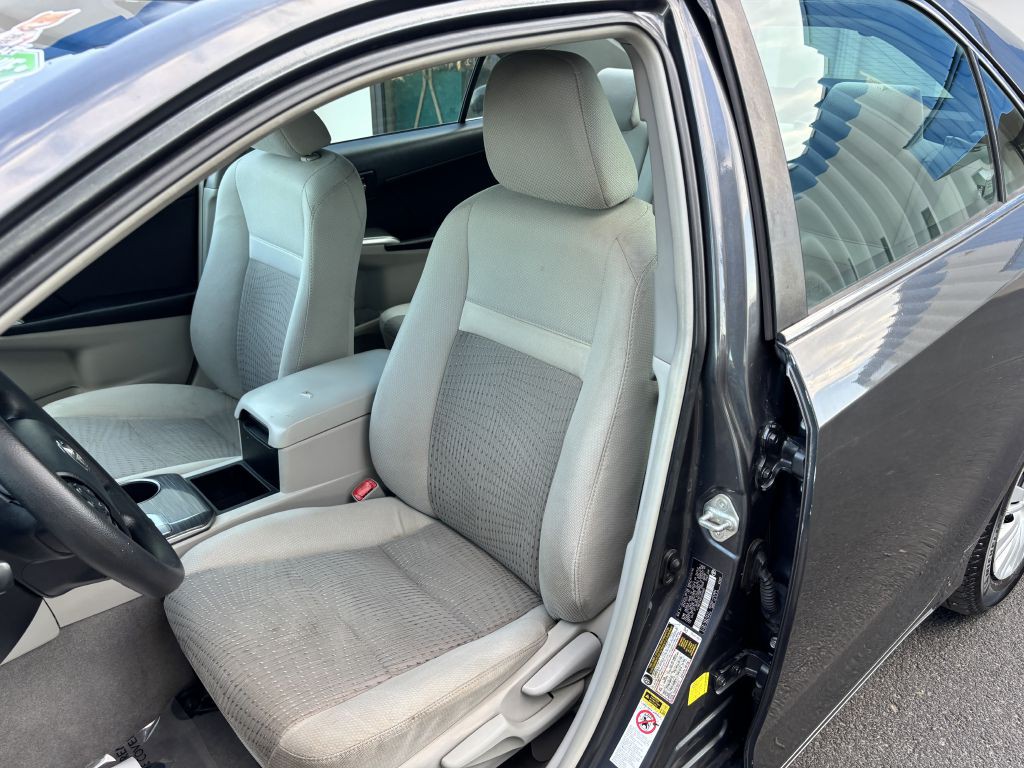 2012 Toyota Camry Image 13