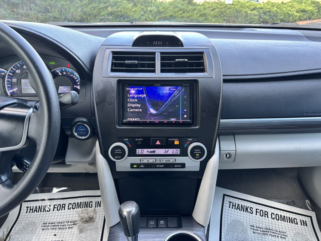 2012 Toyota Camry Image 17