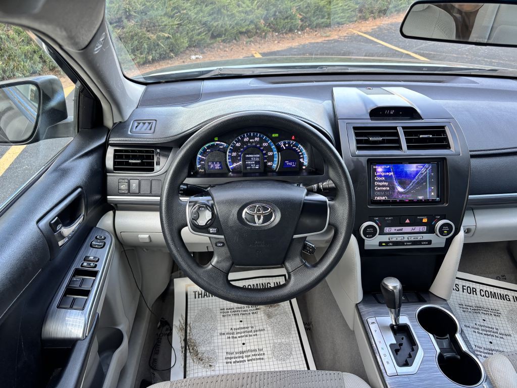 2012 Toyota Camry Image 19