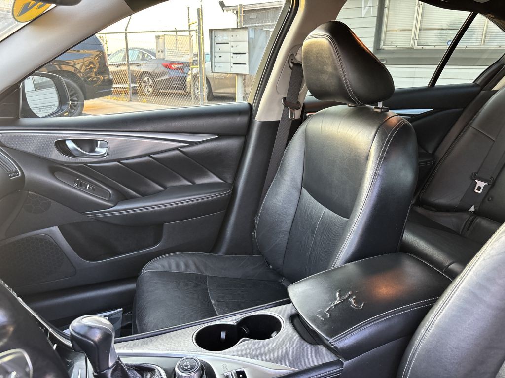 2015 INFINITI Q50 Image 14