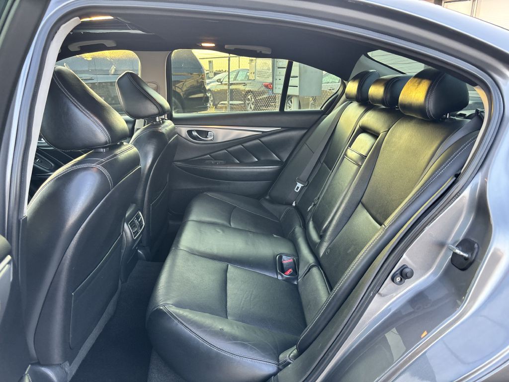 2015 INFINITI Q50 Image 17