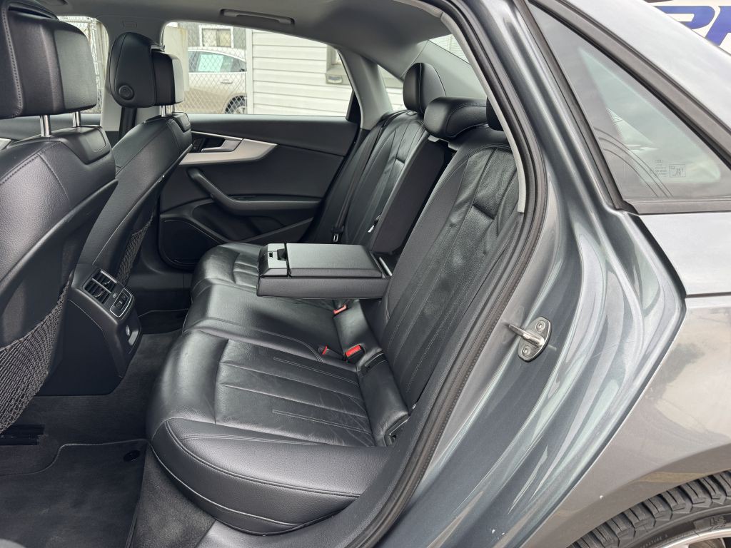 2017 Audi A4 Image 17