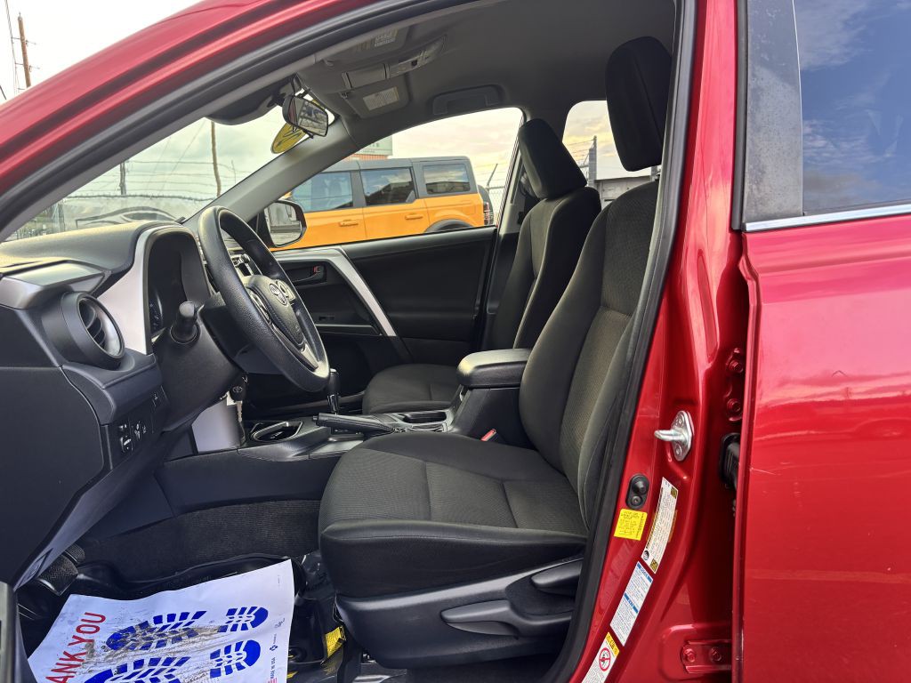 2017 Toyota Rav4 Image 12