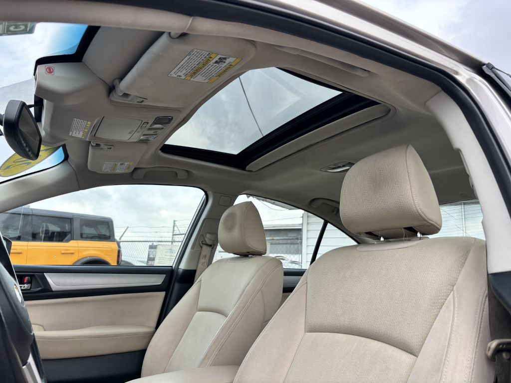 2015 Subaru Legacy Image 16