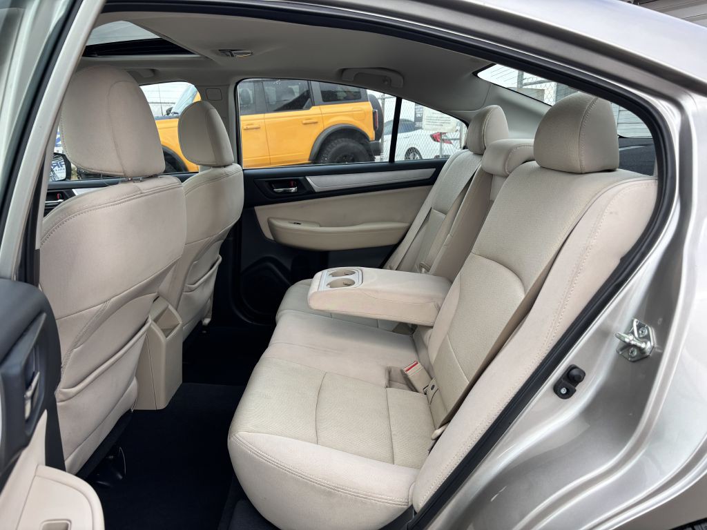 2015 Subaru Legacy Image 18