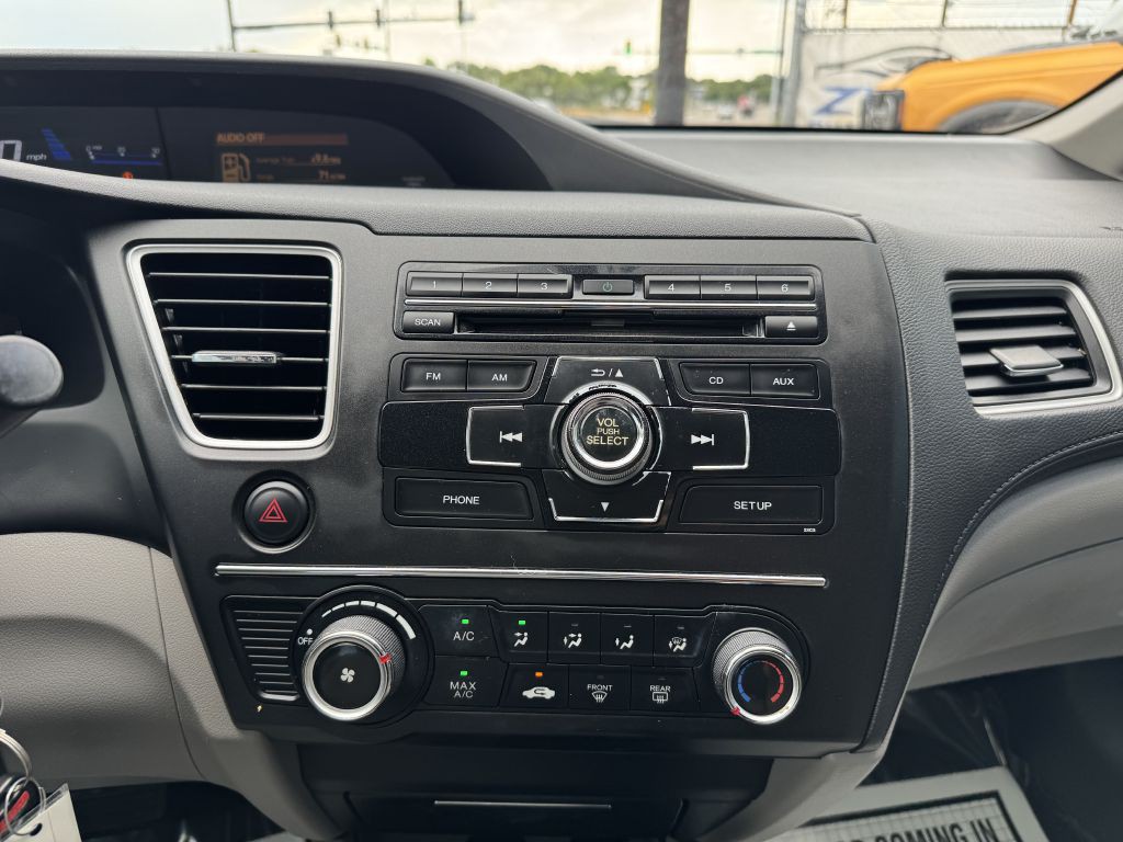 2015 Honda Civic Image 18