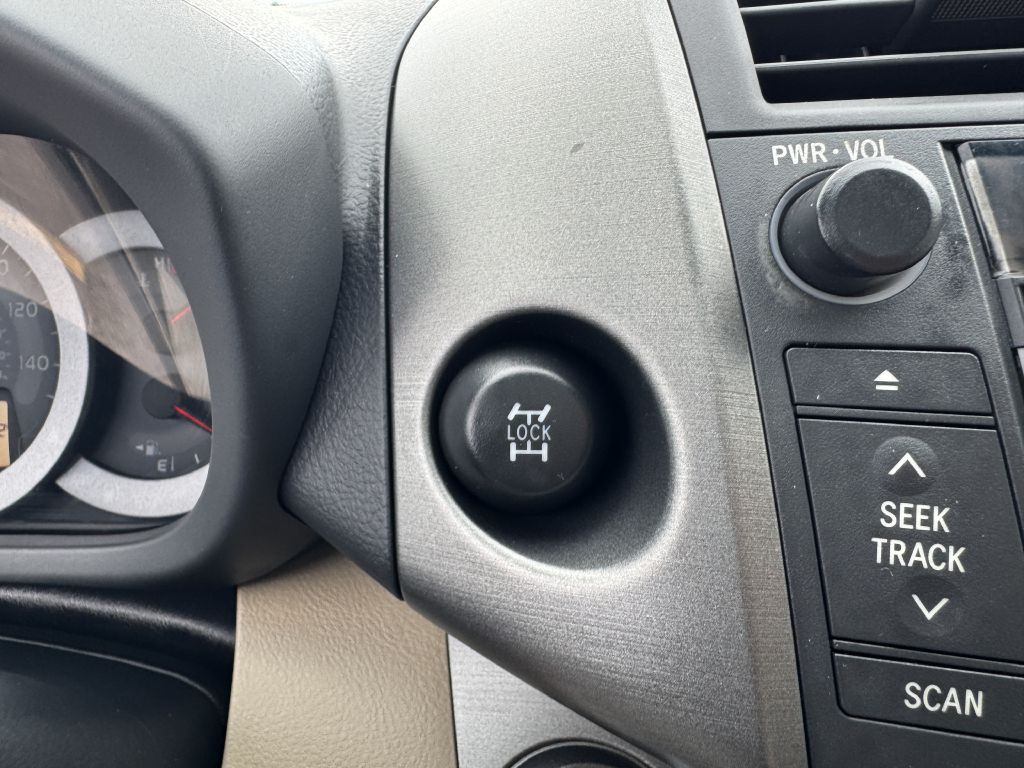 2010 Toyota Rav4 Image 26