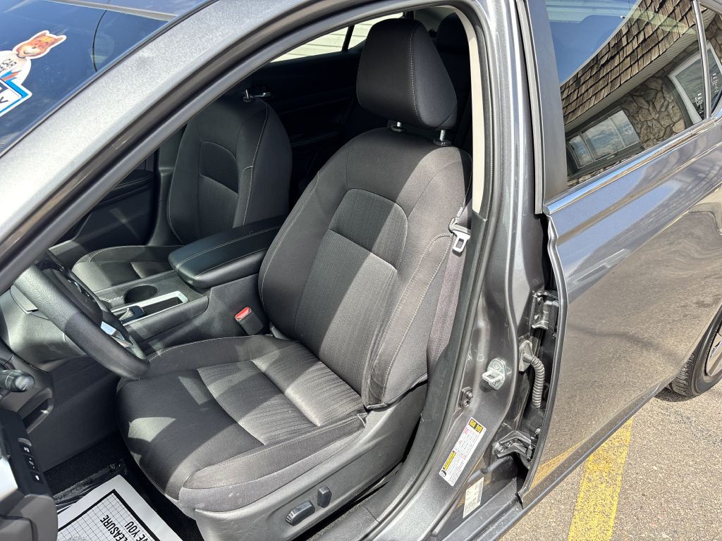 2019 Nissan Altima Image 12