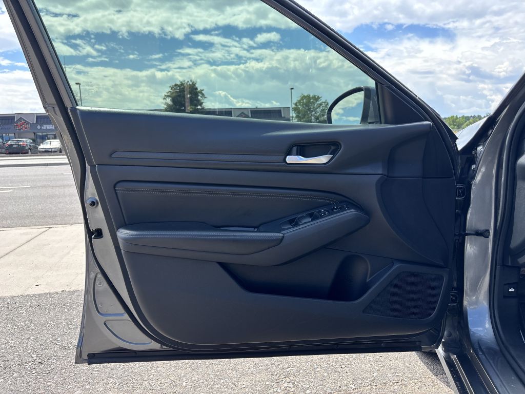 2019 Nissan Altima Image 14
