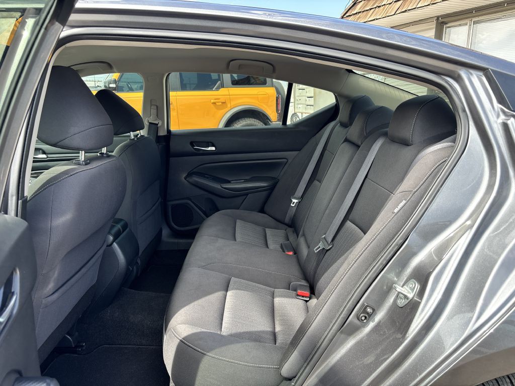 2019 Nissan Altima Image 15