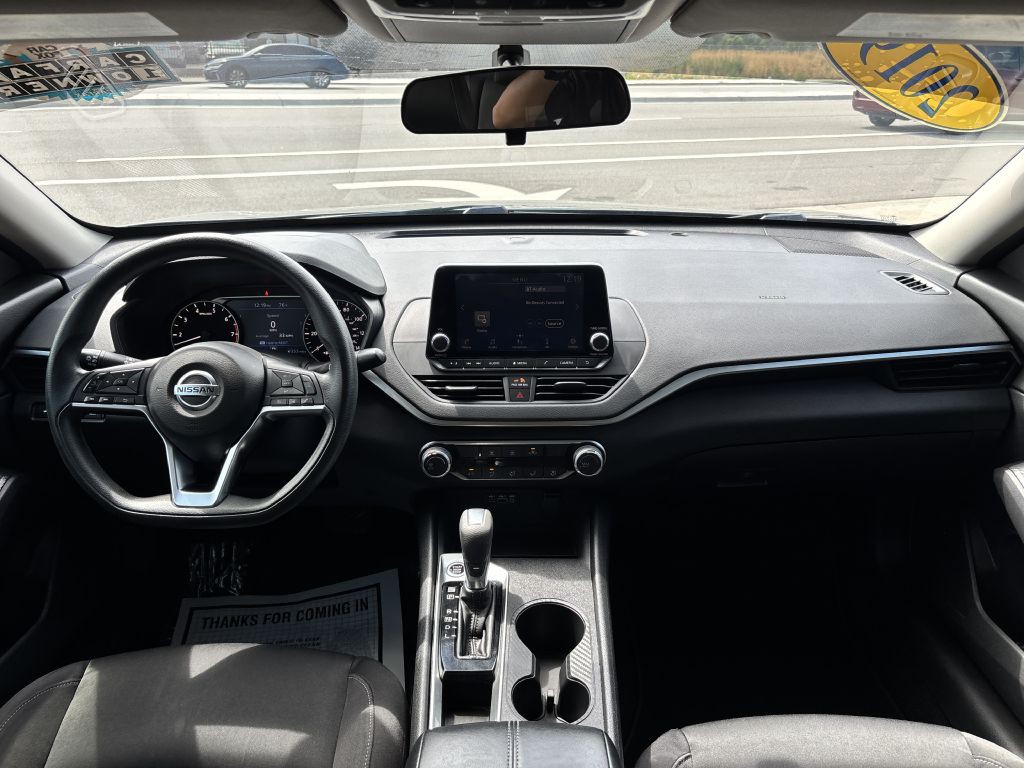 2019 Nissan Altima Image 16