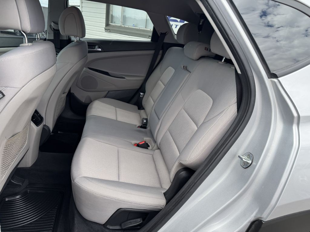 2017 Hyundai Tucson Image 16