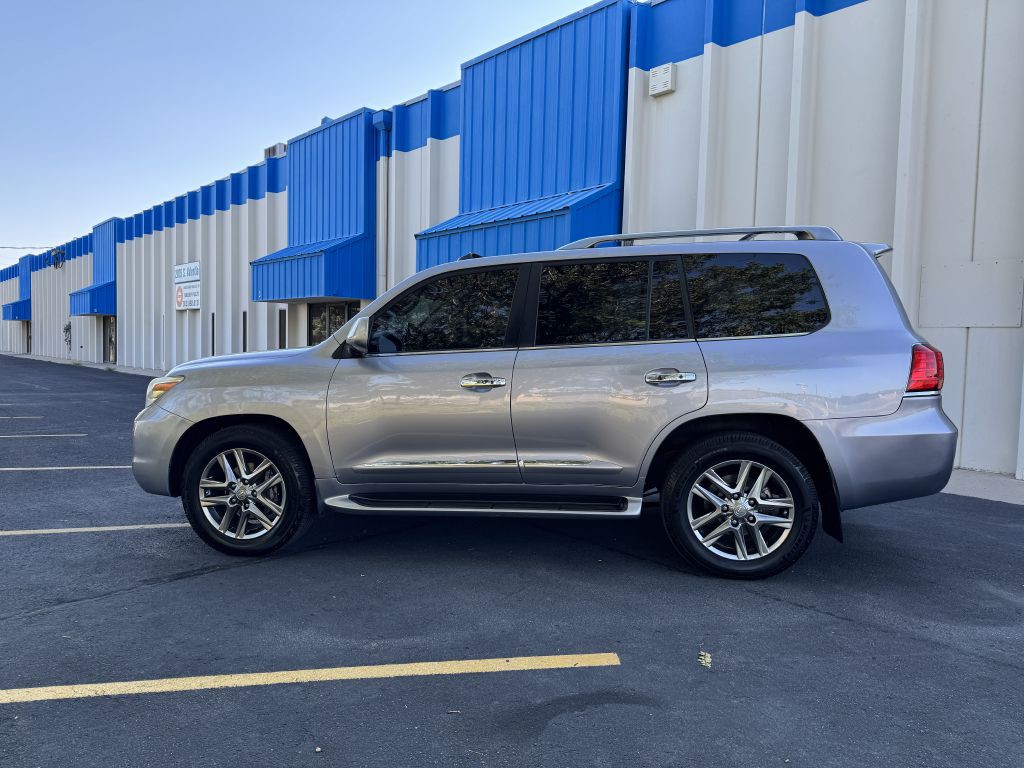 2011 Lexus LX 570 Image 4