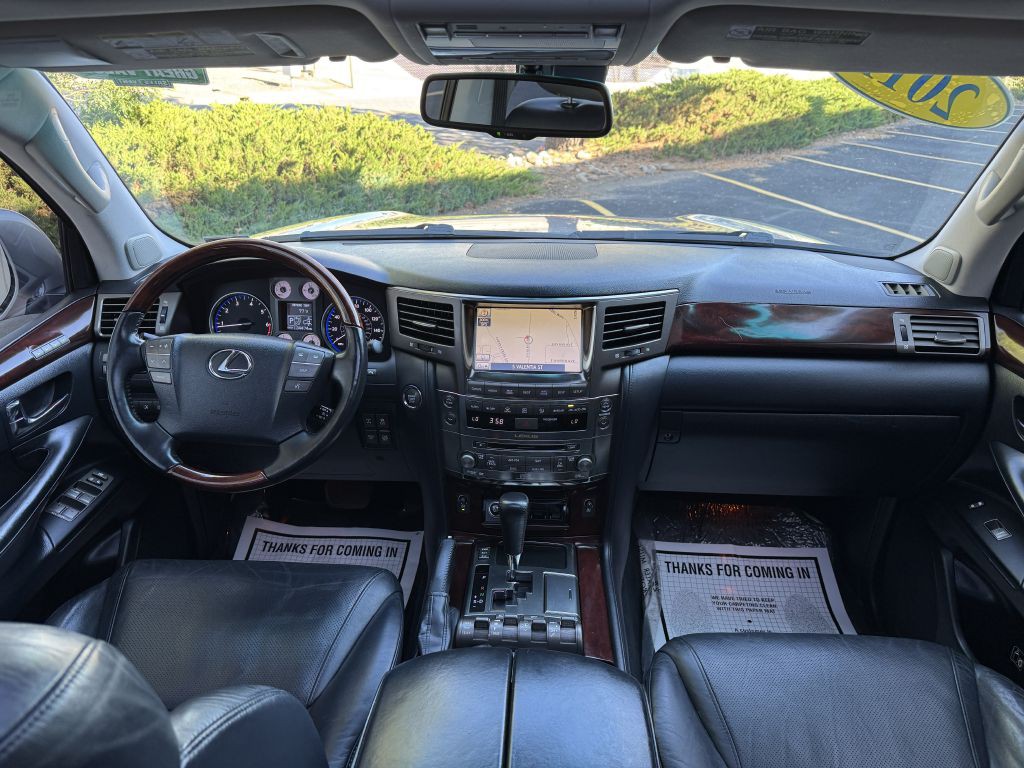 2011 Lexus LX 570 Image 22
