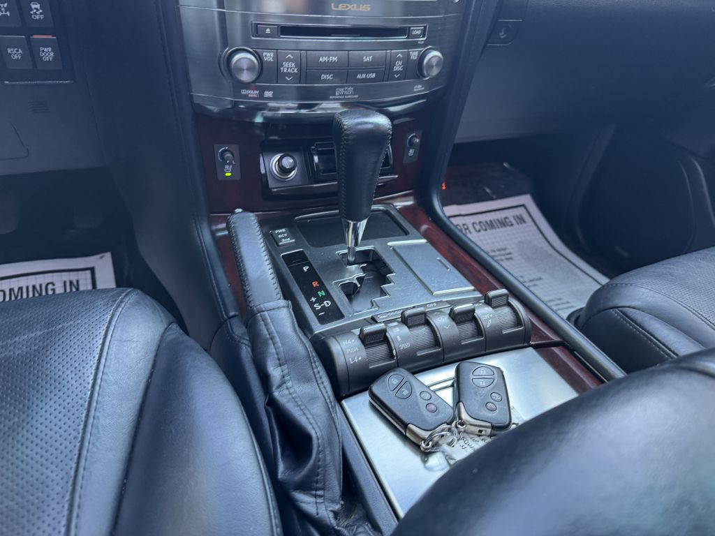 2011 Lexus LX 570 Image 24