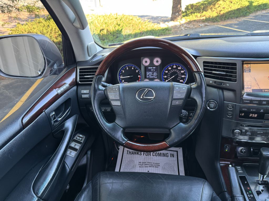 2011 Lexus LX 570 Image 25
