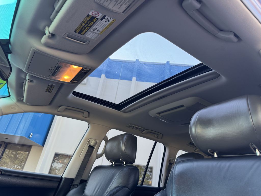 2011 Lexus LX 570 Image 34