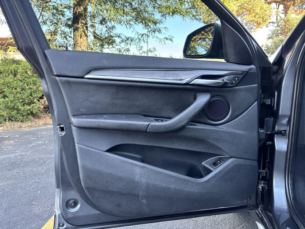 2017 BMW X1 Image 16