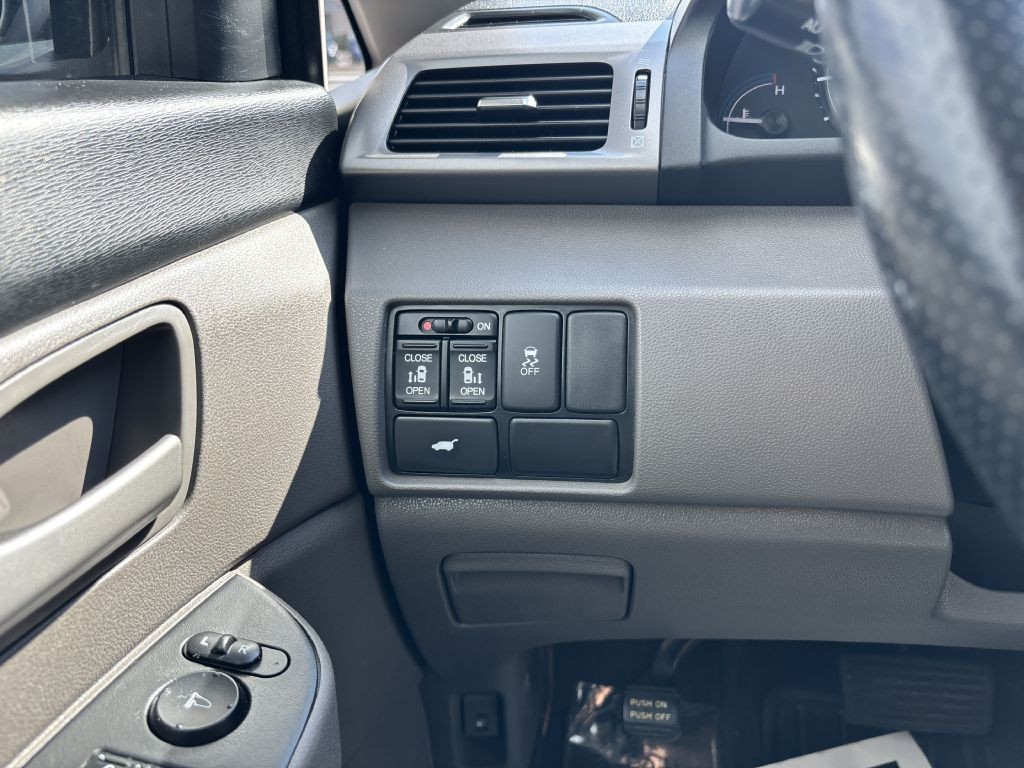 2013 Honda Odyssey Image 25
