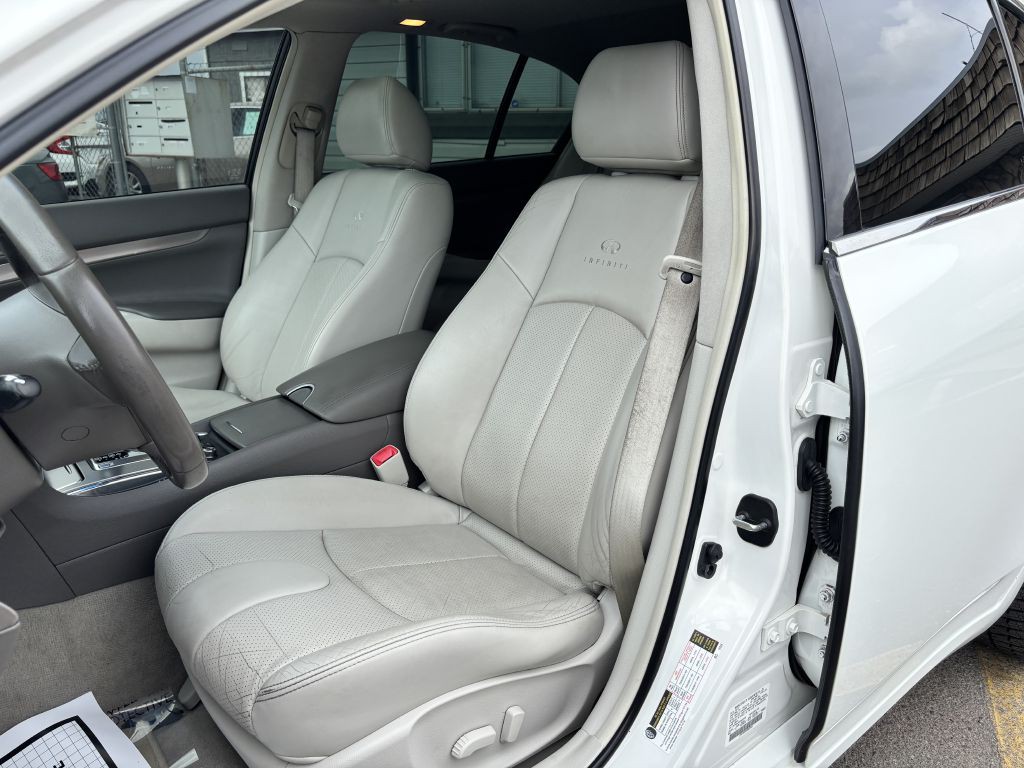2012 INFINITI G25 Image 14