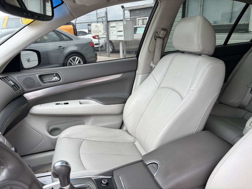 2012 INFINITI G25 Image 15