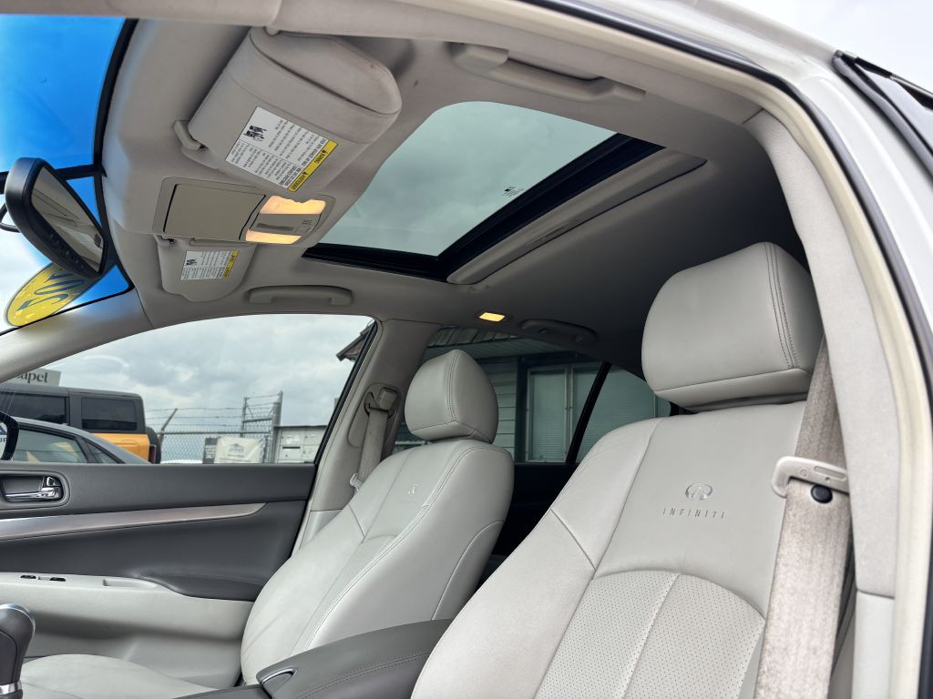 2012 INFINITI G25 Image 16