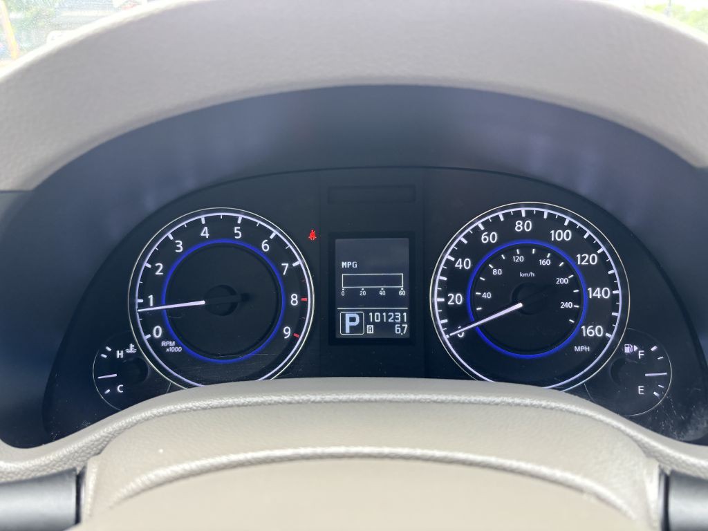 2012 INFINITI G25 Image 25
