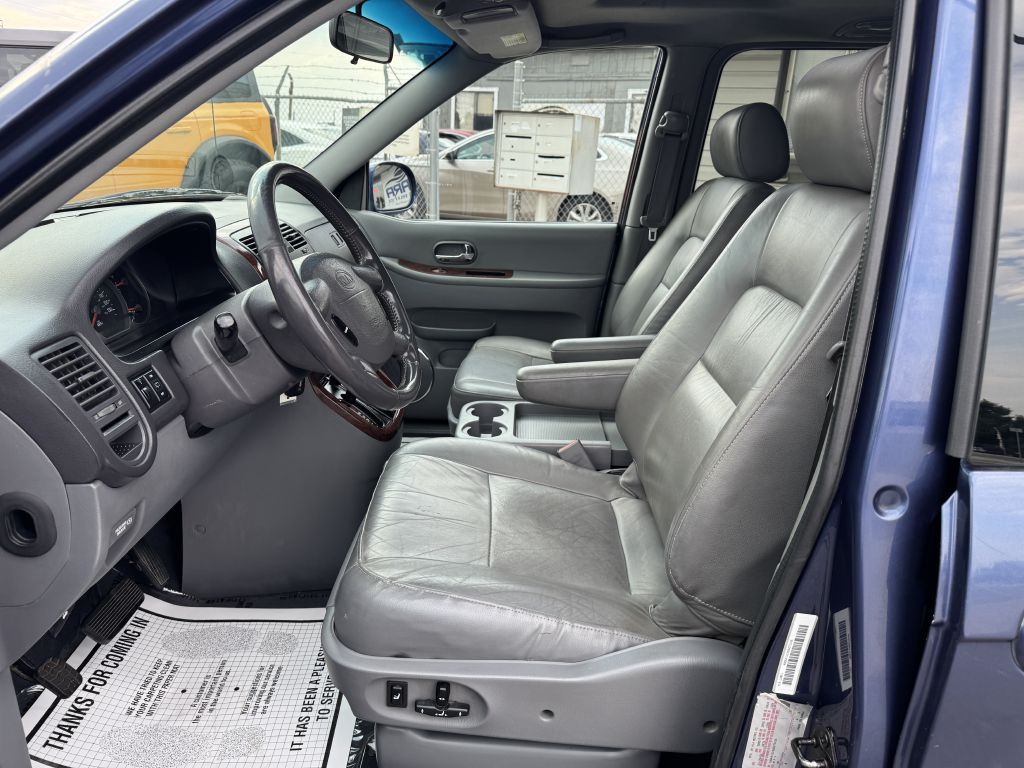 2002 Kia Sedona Image 11