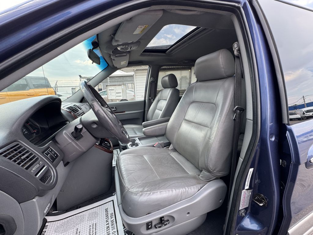 2002 Kia Sedona Image 24