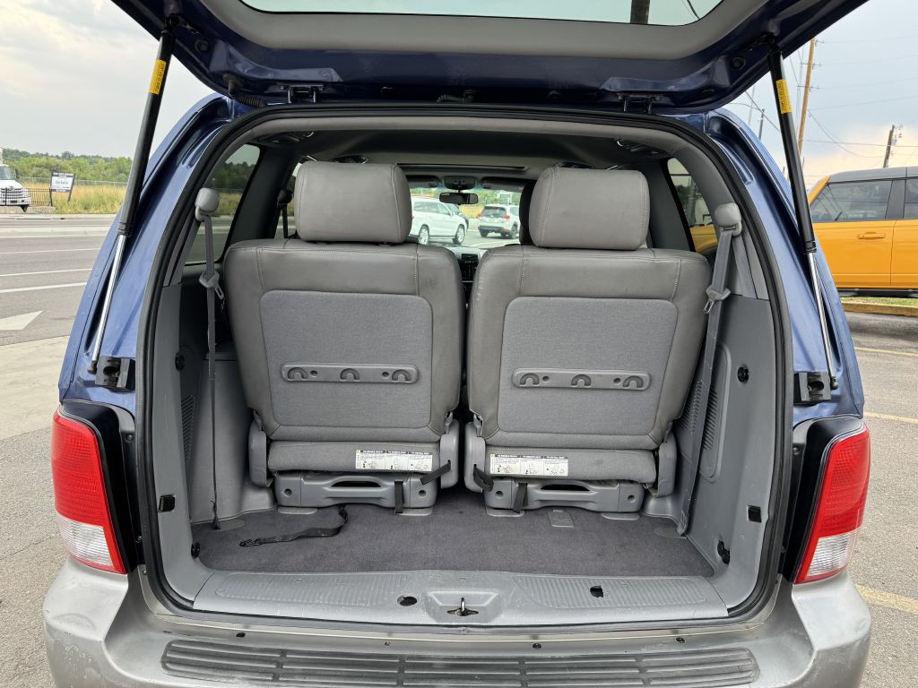 2002 Kia Sedona Image 26