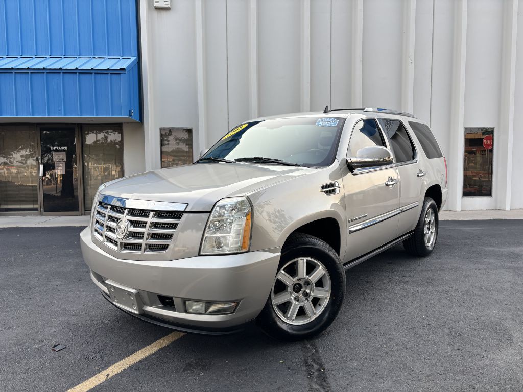 2008 Cadillac Escalade Image 1