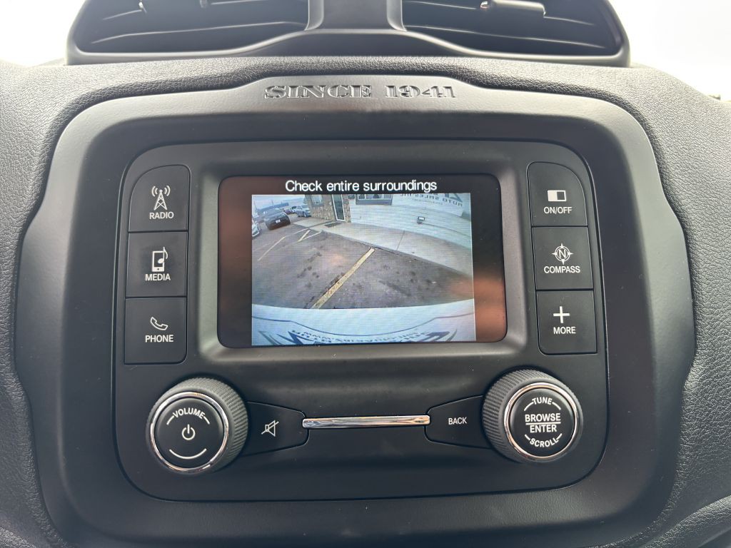 2015 Jeep Renegade Image 25