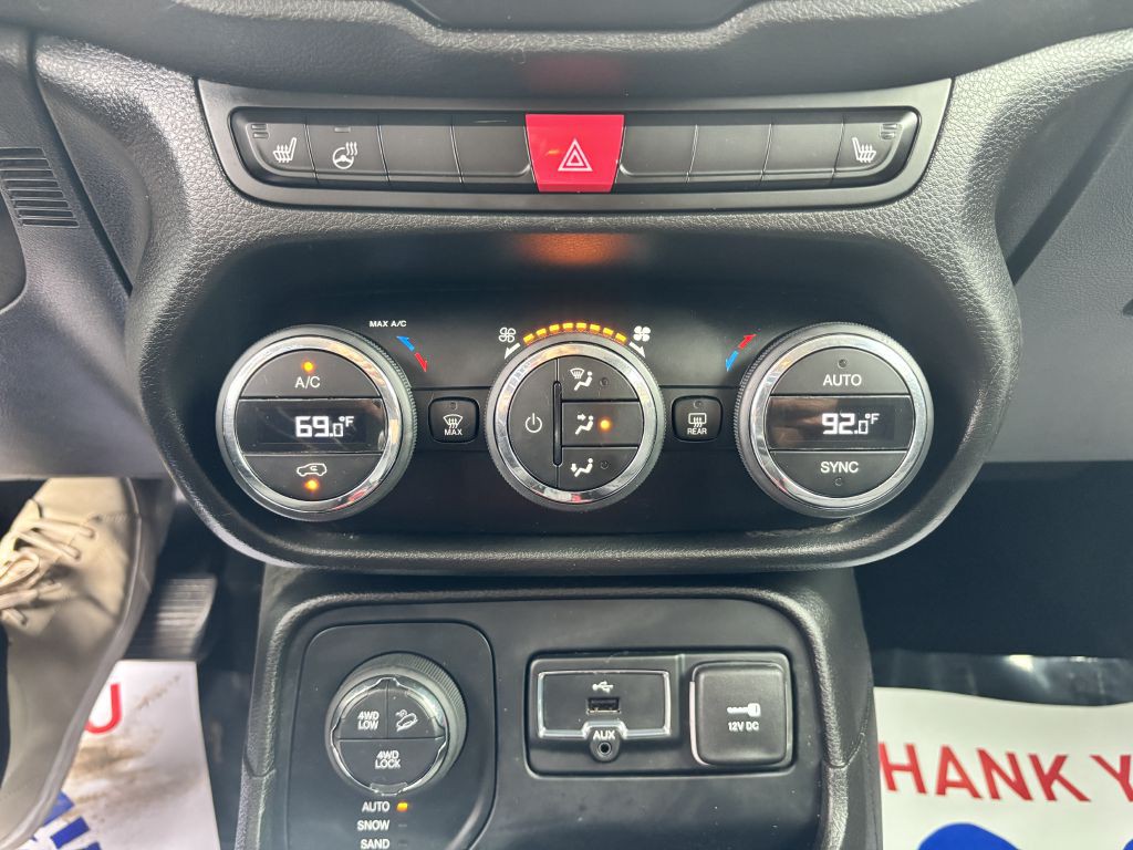 2015 Jeep Renegade Image 26