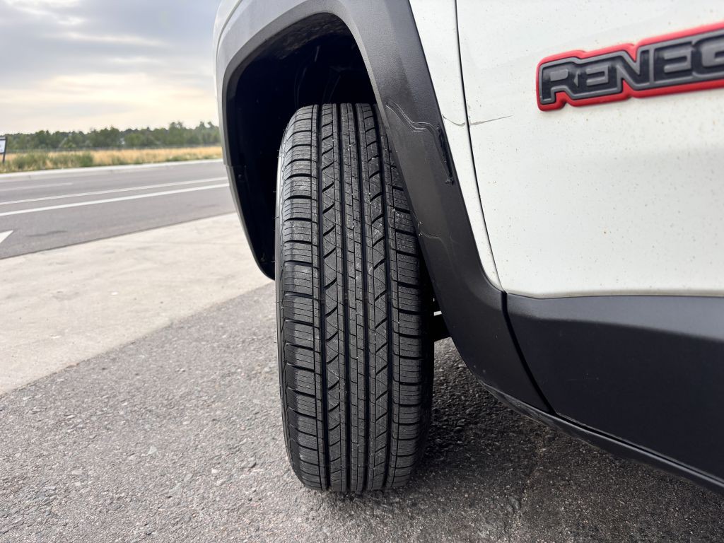 2015 Jeep Renegade Image 31