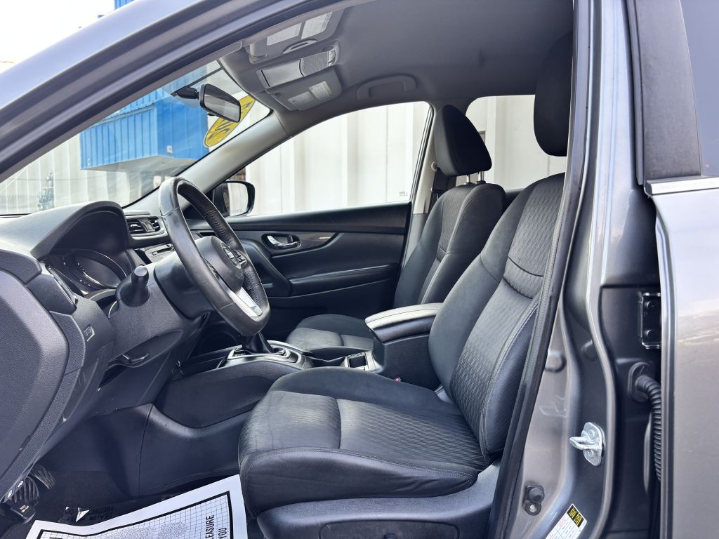 2017 Nissan Rogue Image 11