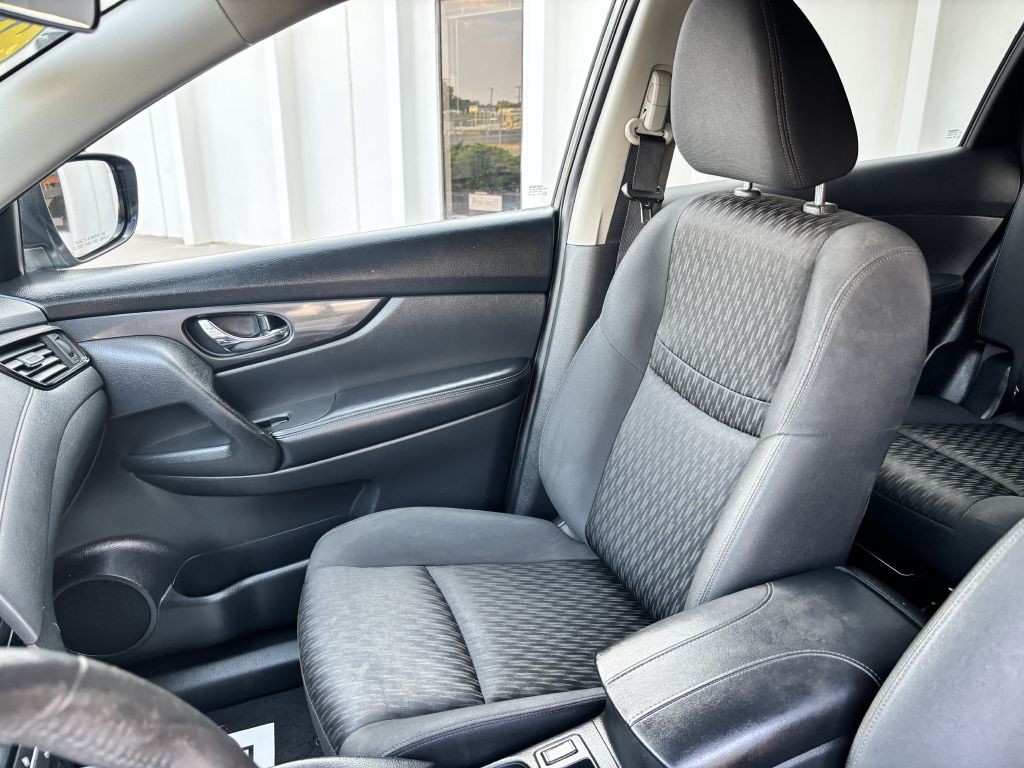2017 Nissan Rogue Image 13