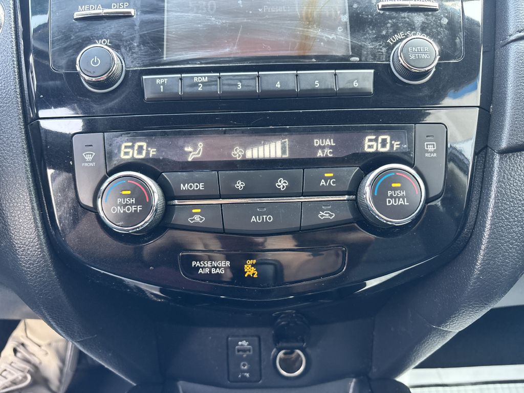 2017 Nissan Rogue Image 23