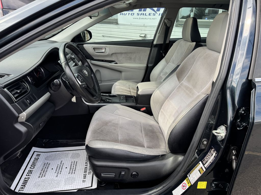 2015 Toyota Camry Image 11