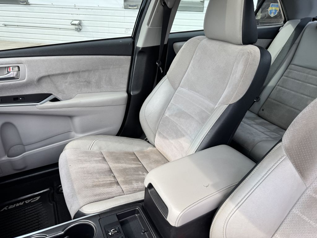 2015 Toyota Camry Image 13