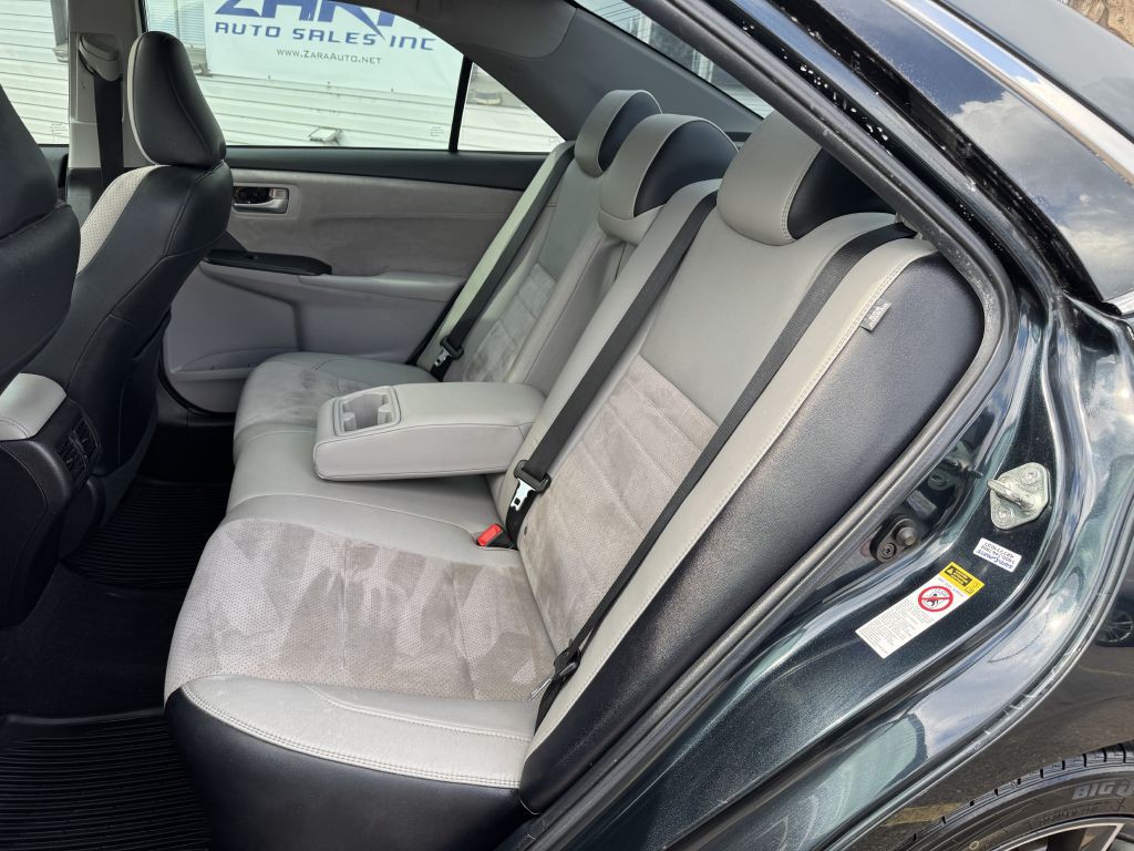2015 Toyota Camry Image 17
