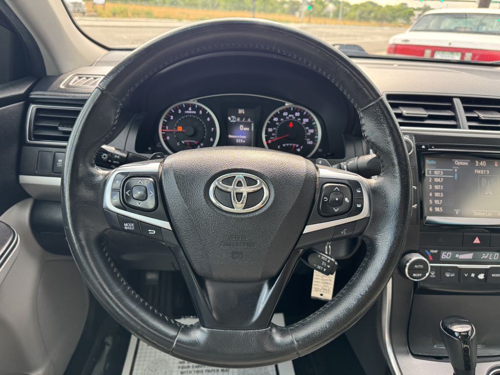2015 Toyota Camry Image 20
