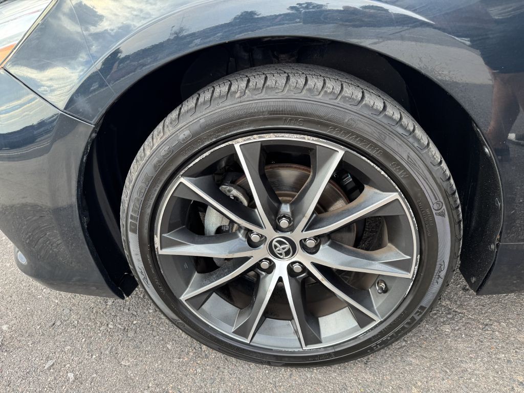 2015 Toyota Camry Image 28