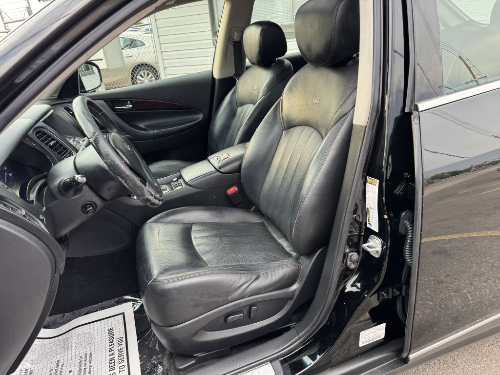 2011 INFINITI EX35 Image 12