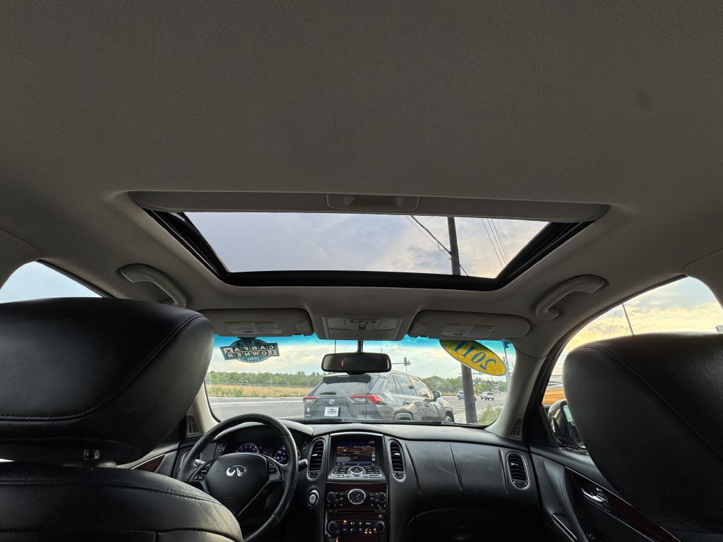 2011 INFINITI EX35 Image 19