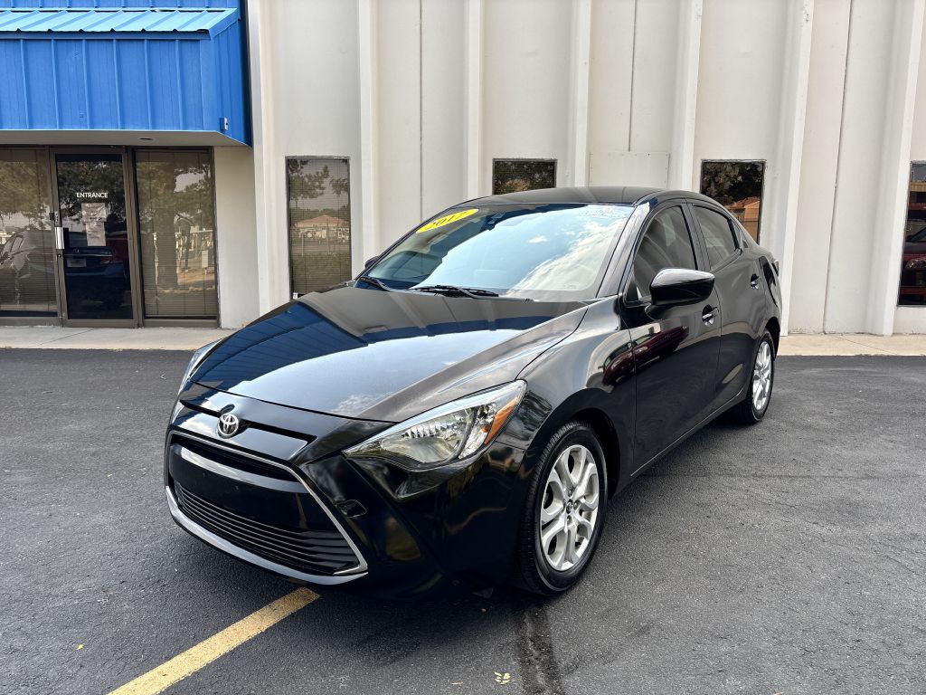 2017 Toyota Yaris Image 3