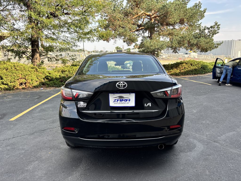 2017 Toyota Yaris Image 6