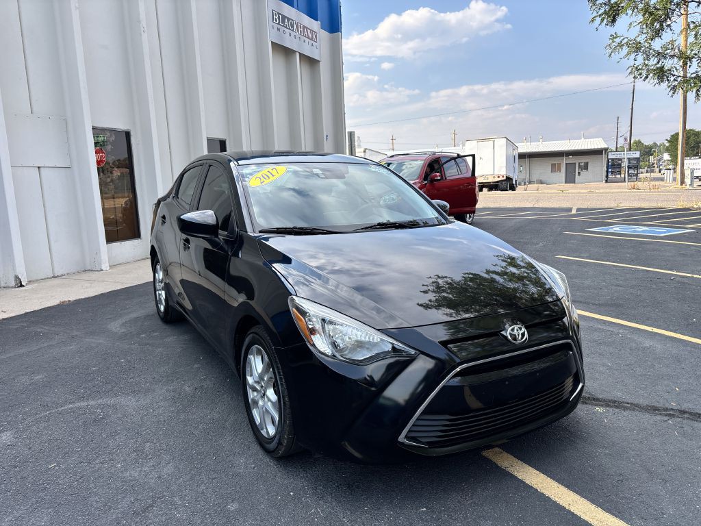 2017 Toyota Yaris Image 9