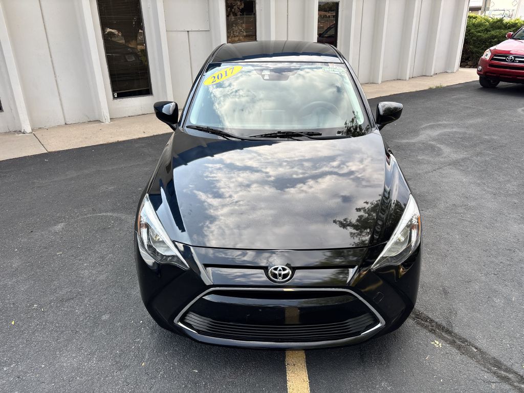 2017 Toyota Yaris Image 10