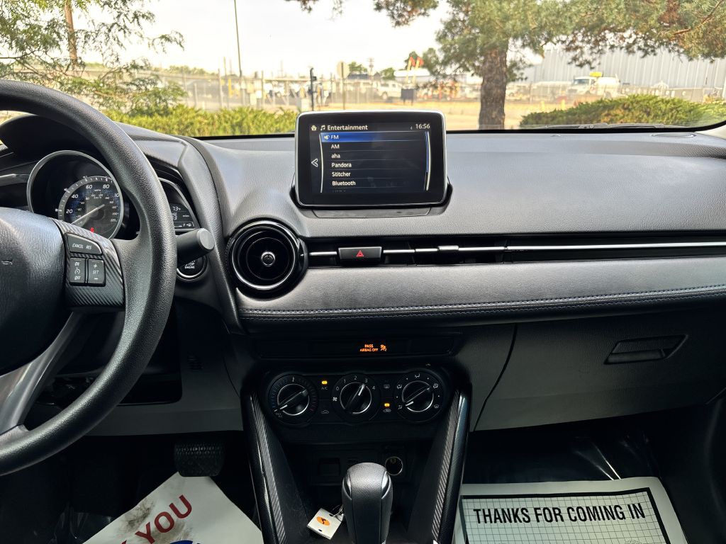2017 Toyota Yaris Image 18